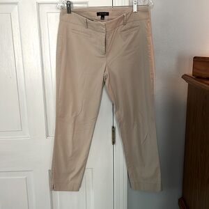 Ann Taylor khaki capris size 6